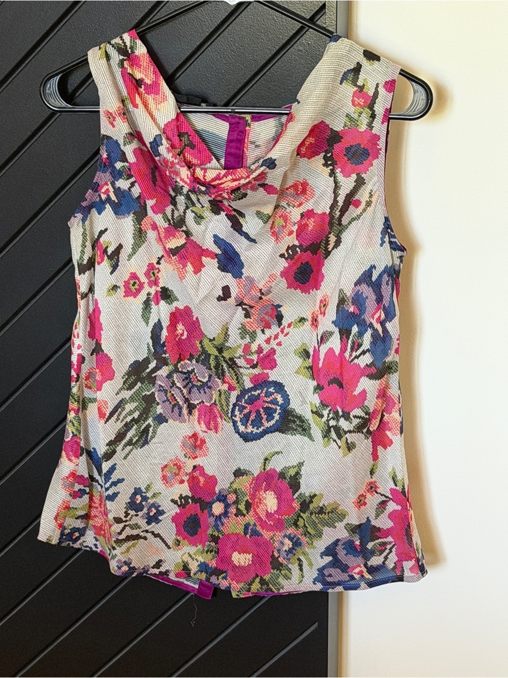 Anthropologie floral top. Size 4. Excellent condition!